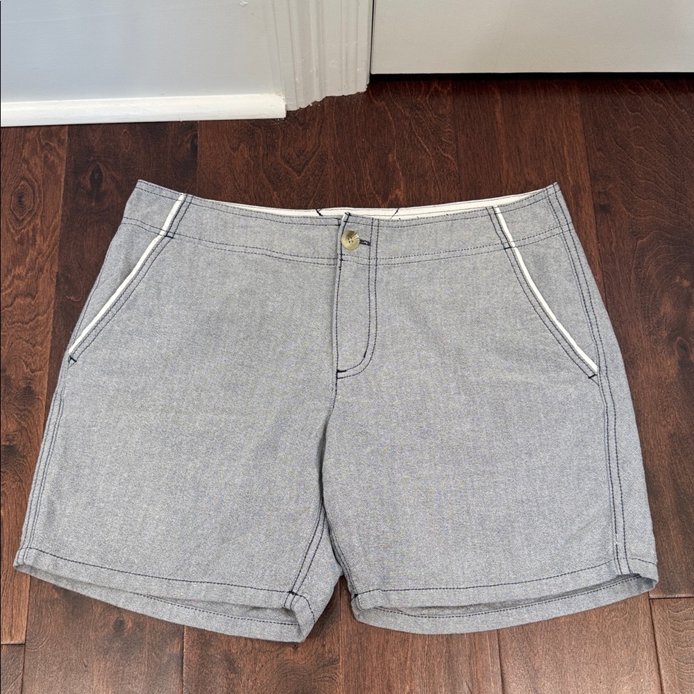 Columbia Women’s Shorts PFG Grey 6” inseam Professional Fishing Gear, size 8